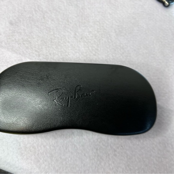 Ray-Ban Eyeglass/Sunglass Holder Black - Picture 5 of 9